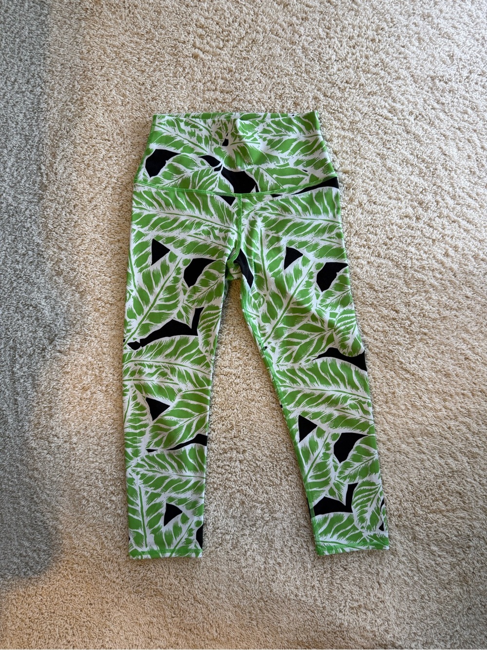 ALO Yoga Green Leaf Print Leggings with Black Accents